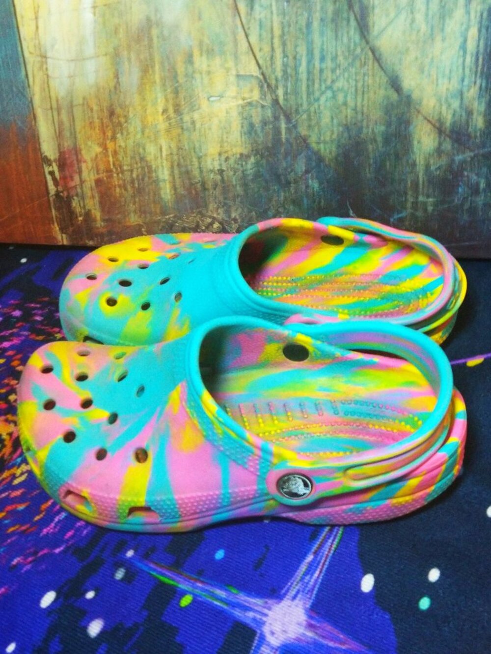 CROCS